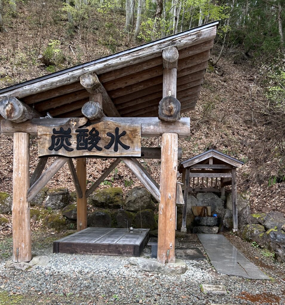 福島県大塩天然炭酸水炭酸場